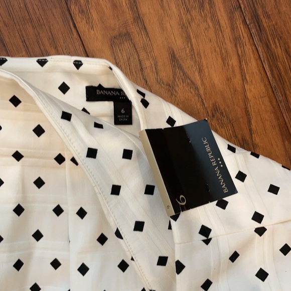 *NWT* White w/ black Diamond patterned short skirt pleated A-line side zipper 6 - Picture 3 of 4